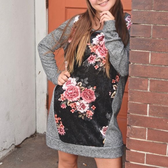 Dresses & Skirts - Floral boutique dress